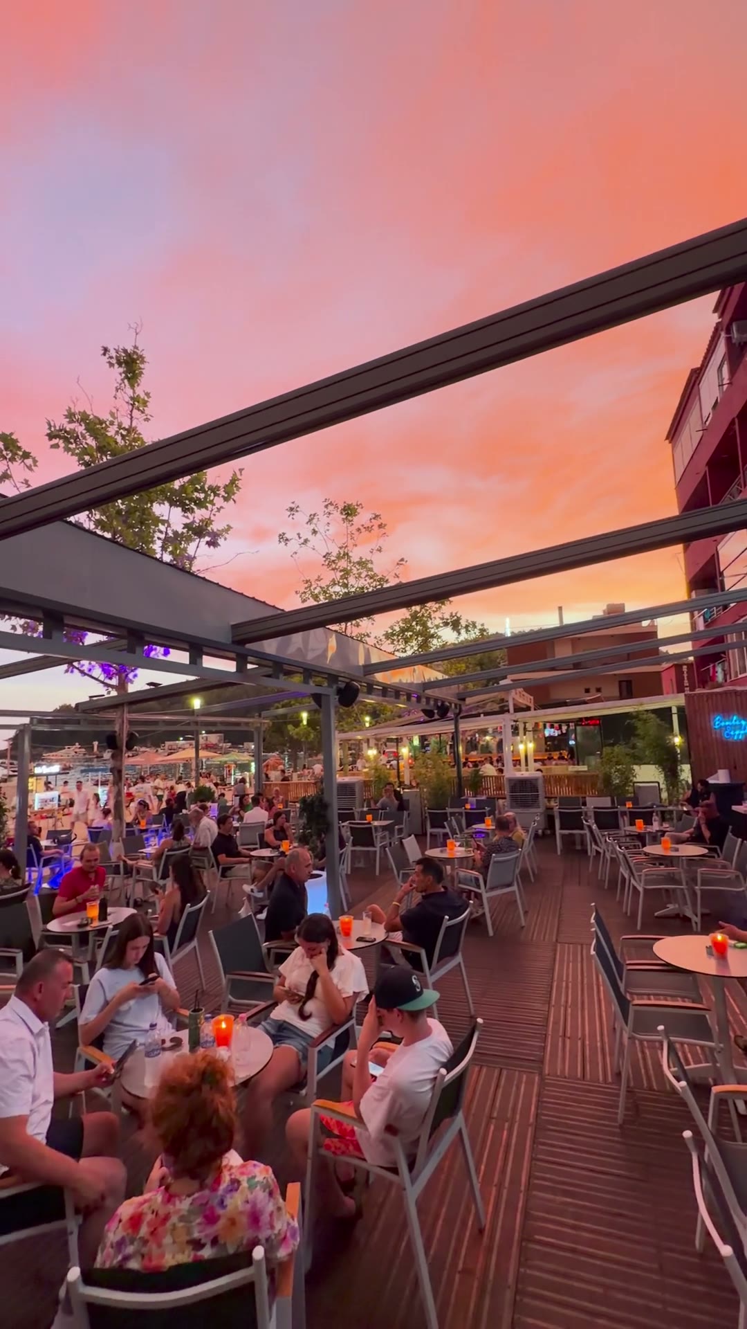 Sunset crowd on the Mojo terrace